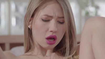 电话高潮VS文字撩拨:双重刺激,湿透的夜晚你选哪种?